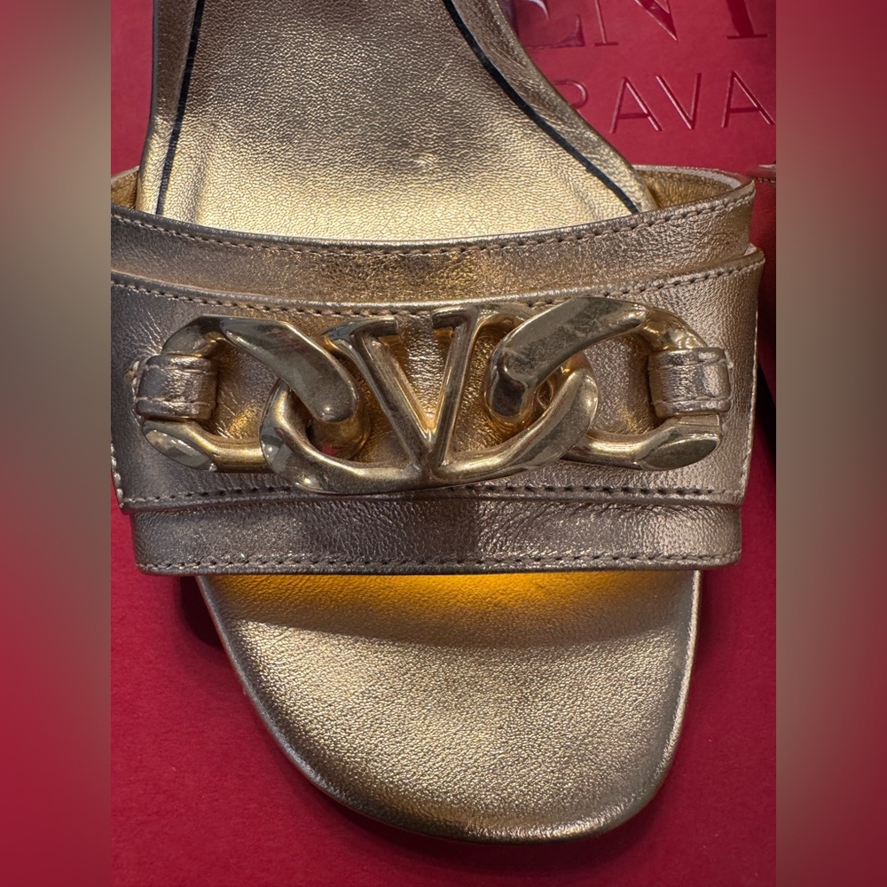 EUC VALENTINO GARAVANI  Metal V Logo Block Heel Sandals, Gold, Sz 39.5 - Picture 7 of 11